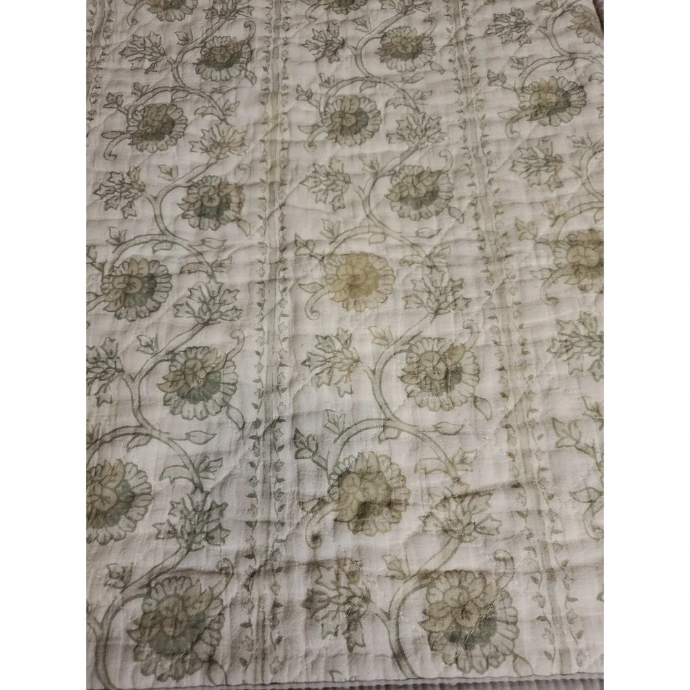 Details By Becki‎ Owens Quilted King 2 Shams Cotton Flannel White & Sage Floral